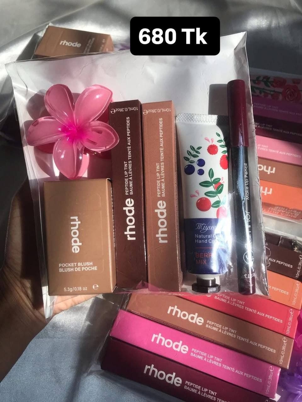 Rhode lipgloss Rhode blush Hand cream Lip liner Hair Clip