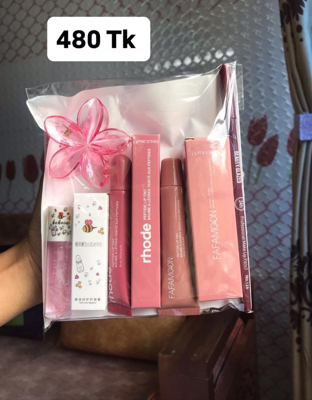 Beauty glazed lip liner Fafamoon toast lipgloss Rhode salty tan lipgloss Bobini lip oil 03 Hair Clip